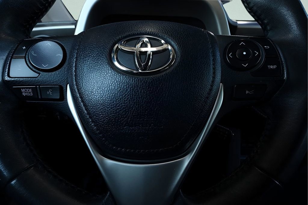 Used 2018 Toyota RAV4 Adventure image 30
