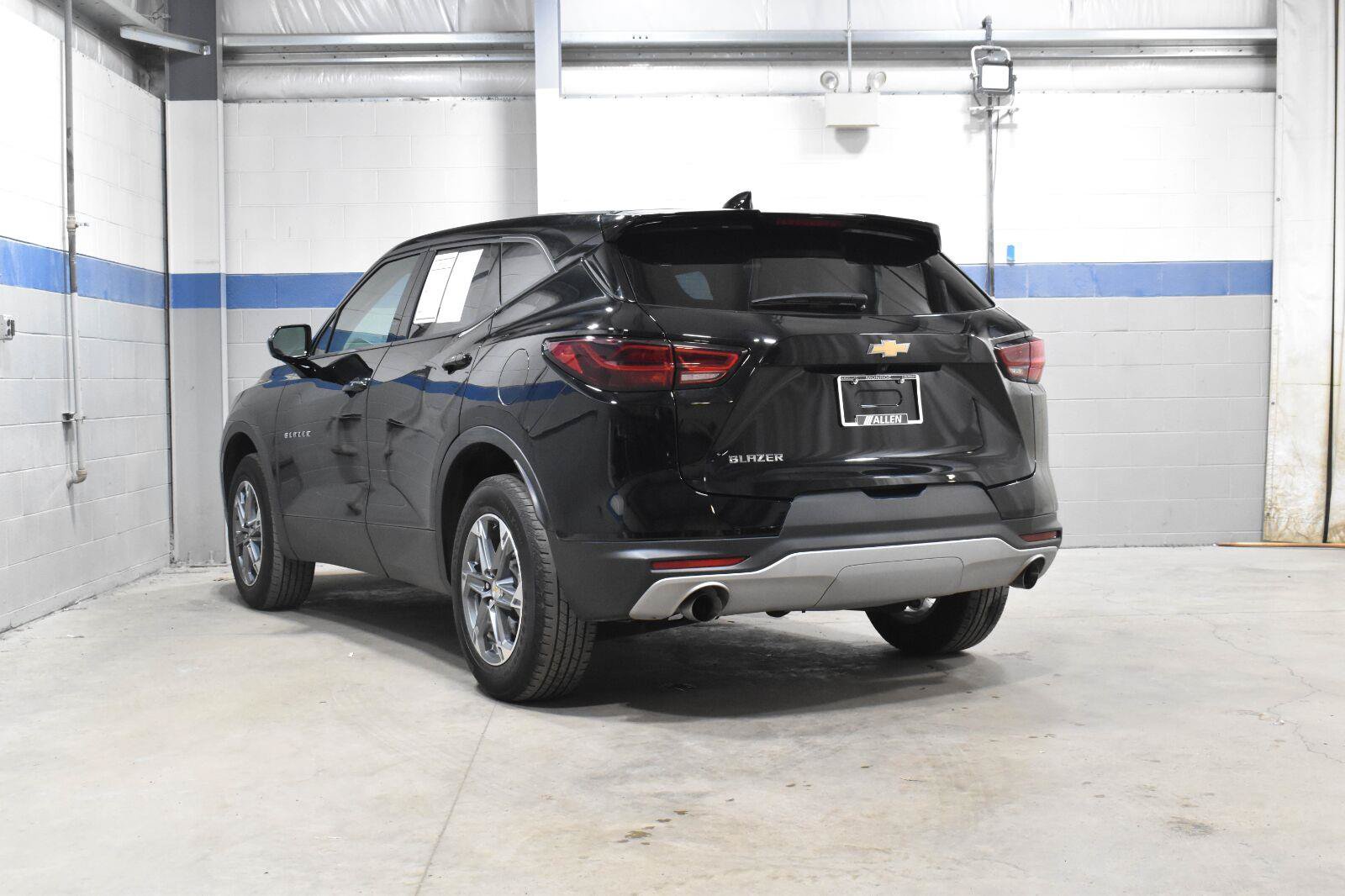 Used 2025 Chevrolet Blazer LT FWD image 19