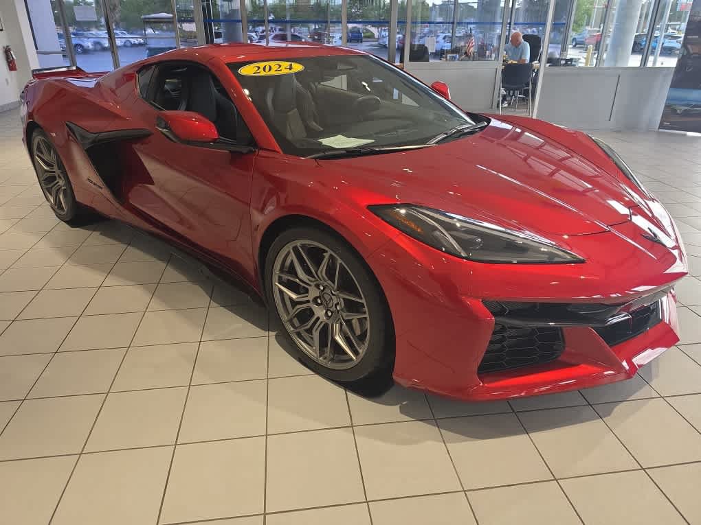 Used 2024 Chevrolet Corvette Z06 RWD image 7