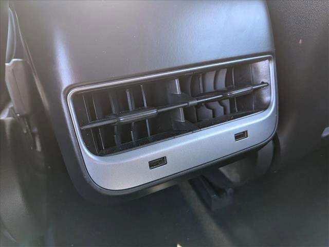 Used 2018 Tesla Model 3 Long Range RWD image 17