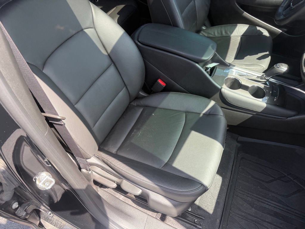 Used 2019 Chevrolet Malibu LT w/ Leather Package FWD image 44