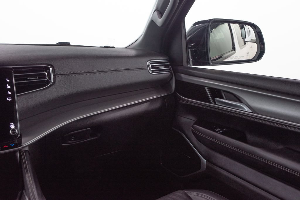 Used 2025 Jeep Wagoneer Series II RWD image 23