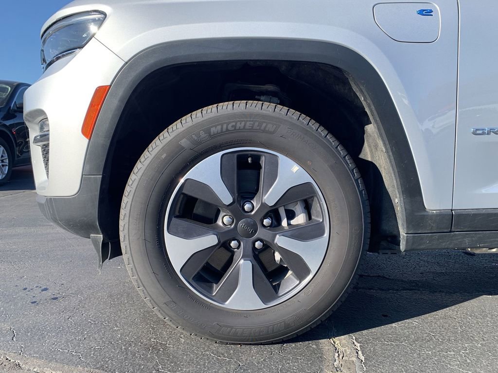 Used 2024 Jeep Grand Cherokee Limited 4xe image 18