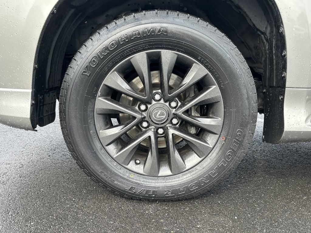 Used 2020 Lexus GX 460 Premium w/ Premium Package image 15