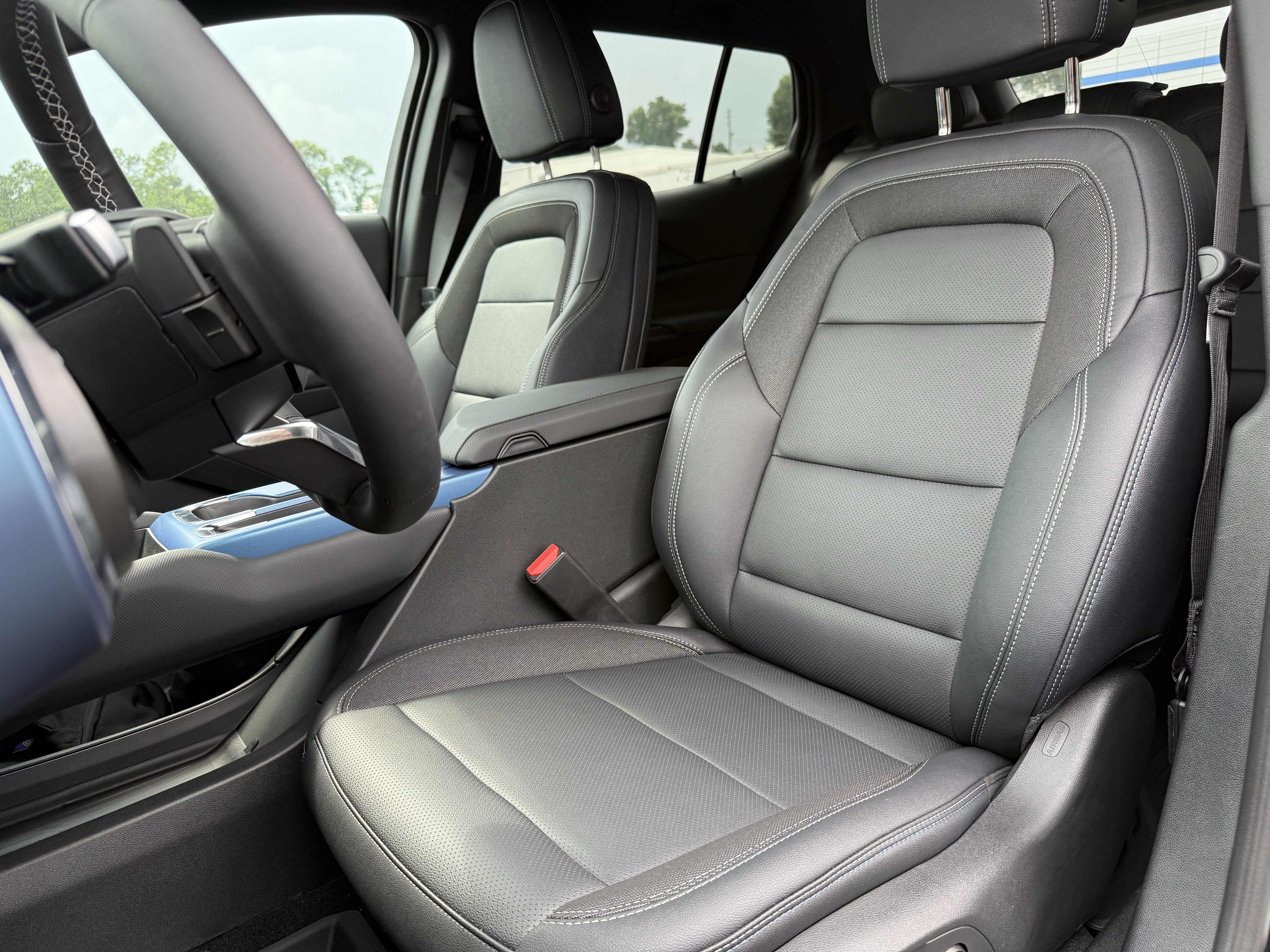 New 2026 Chevrolet Equinox EV LT FWD image 16