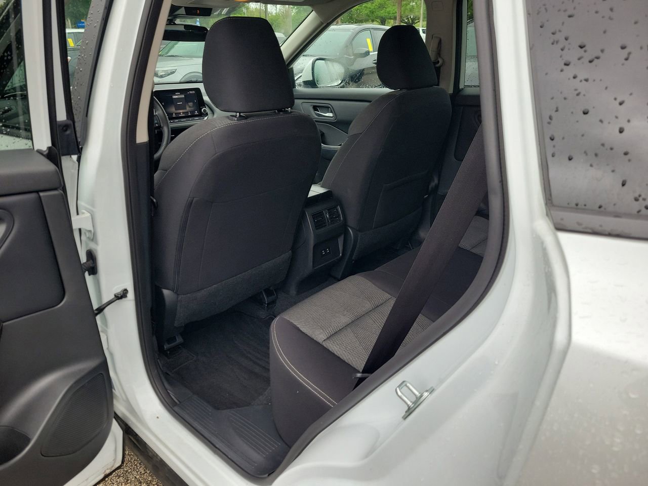 Used 2025 Nissan Rogue SV image 10