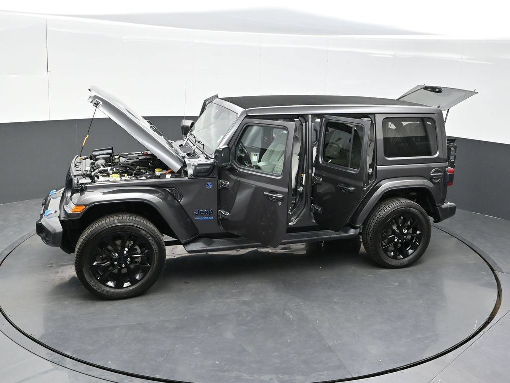 Used 2021 Jeep Wrangler Unlimited Sahara AWD/4WD image 40
