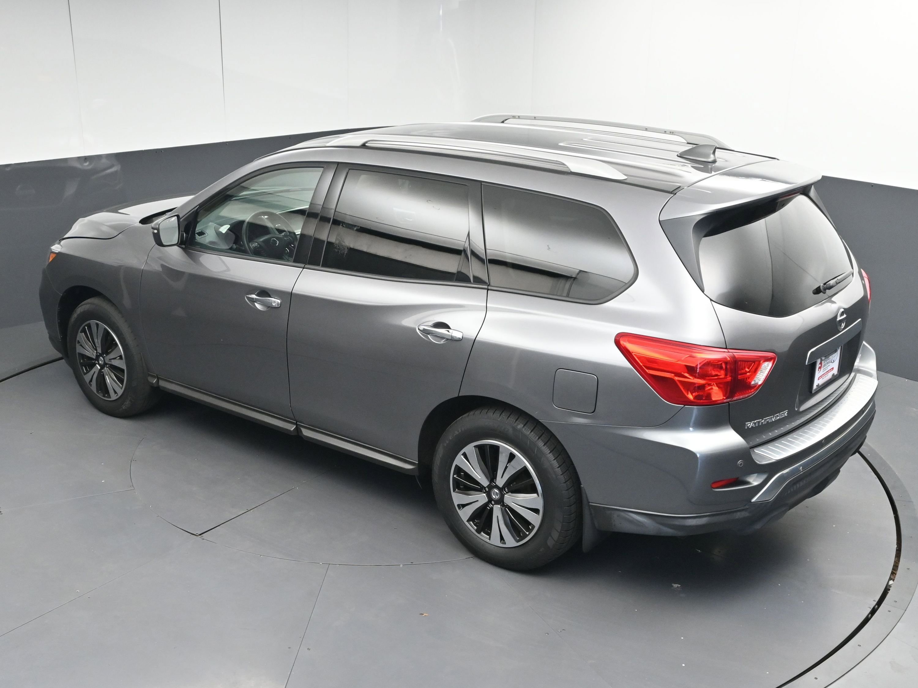 Used 2020 Nissan Pathfinder S image 34