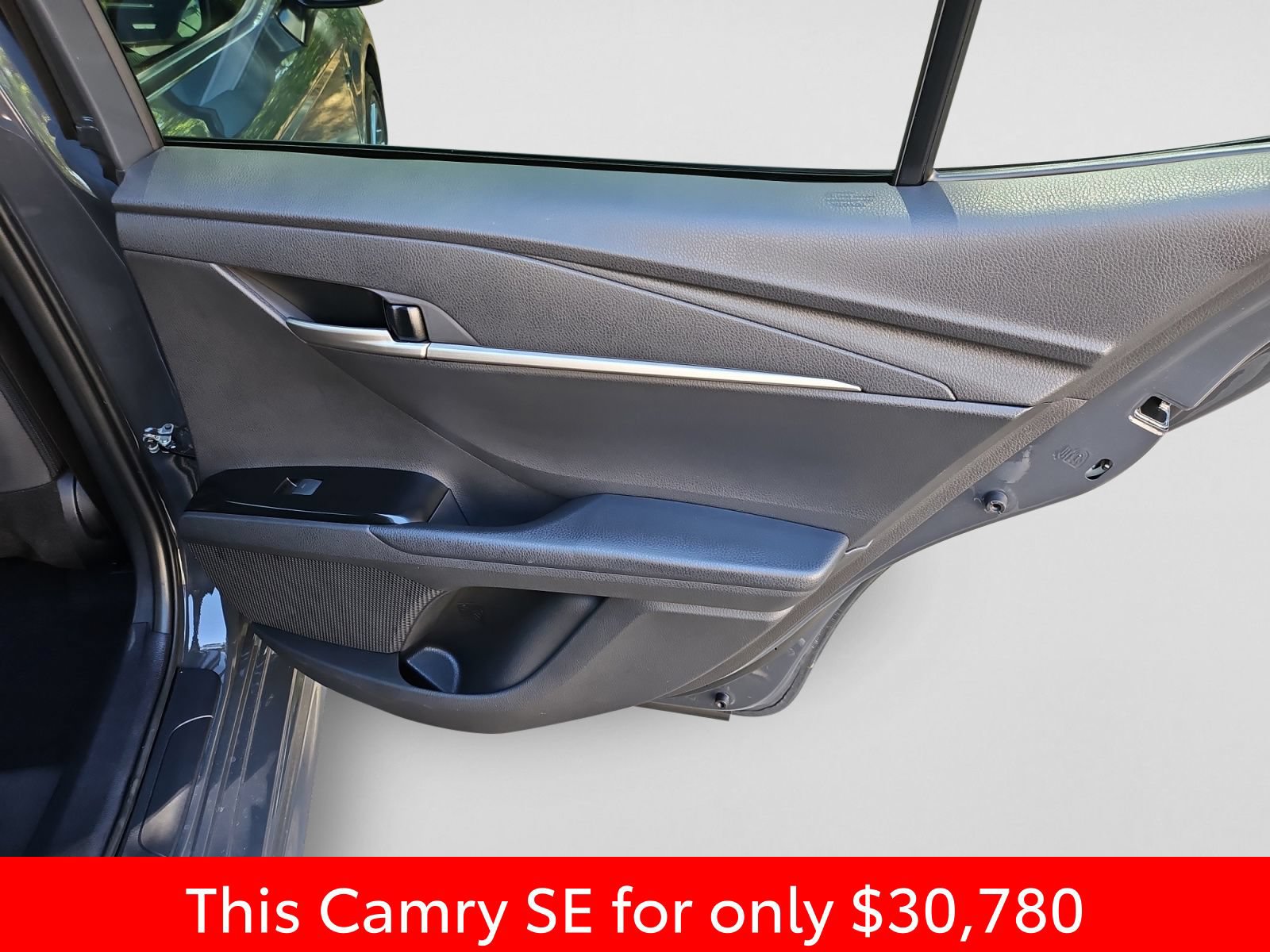Used 2025 Toyota Camry SE w/ Convenience Package FWD image 37