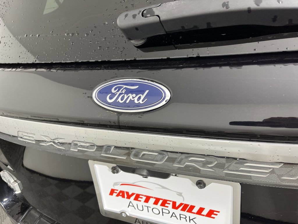 Used 2022 Ford Explorer King Ranch w/ Technology Package image 3