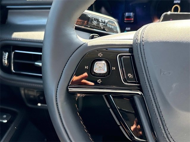 New 2025 Lincoln Aviator AWD w/ Equipment Group 101A image 27