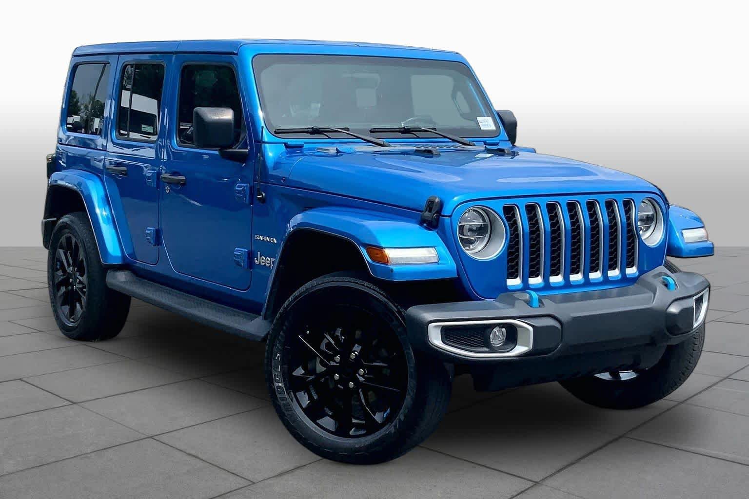 Used 2022 Jeep Wrangler Unlimited Sahara w/ Cold Weather Group AWD/4WD image 3