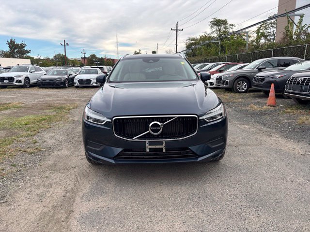 Used 2020 Volvo XC60 T6 Momentum w/ Protection Package Premier AWD/4WD image 3
