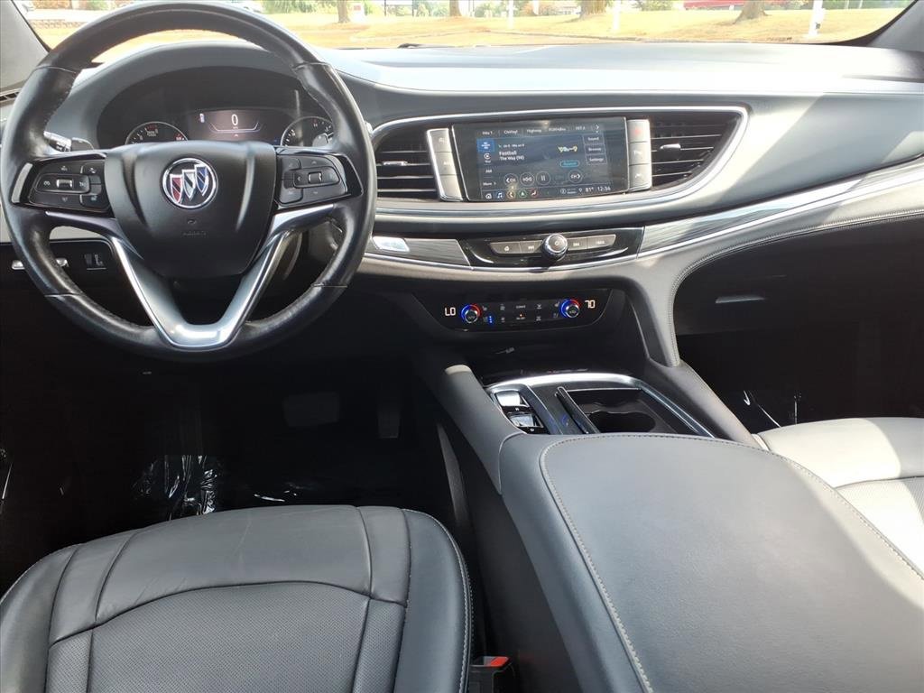 Used 2024 Buick Enclave Premium image 9
