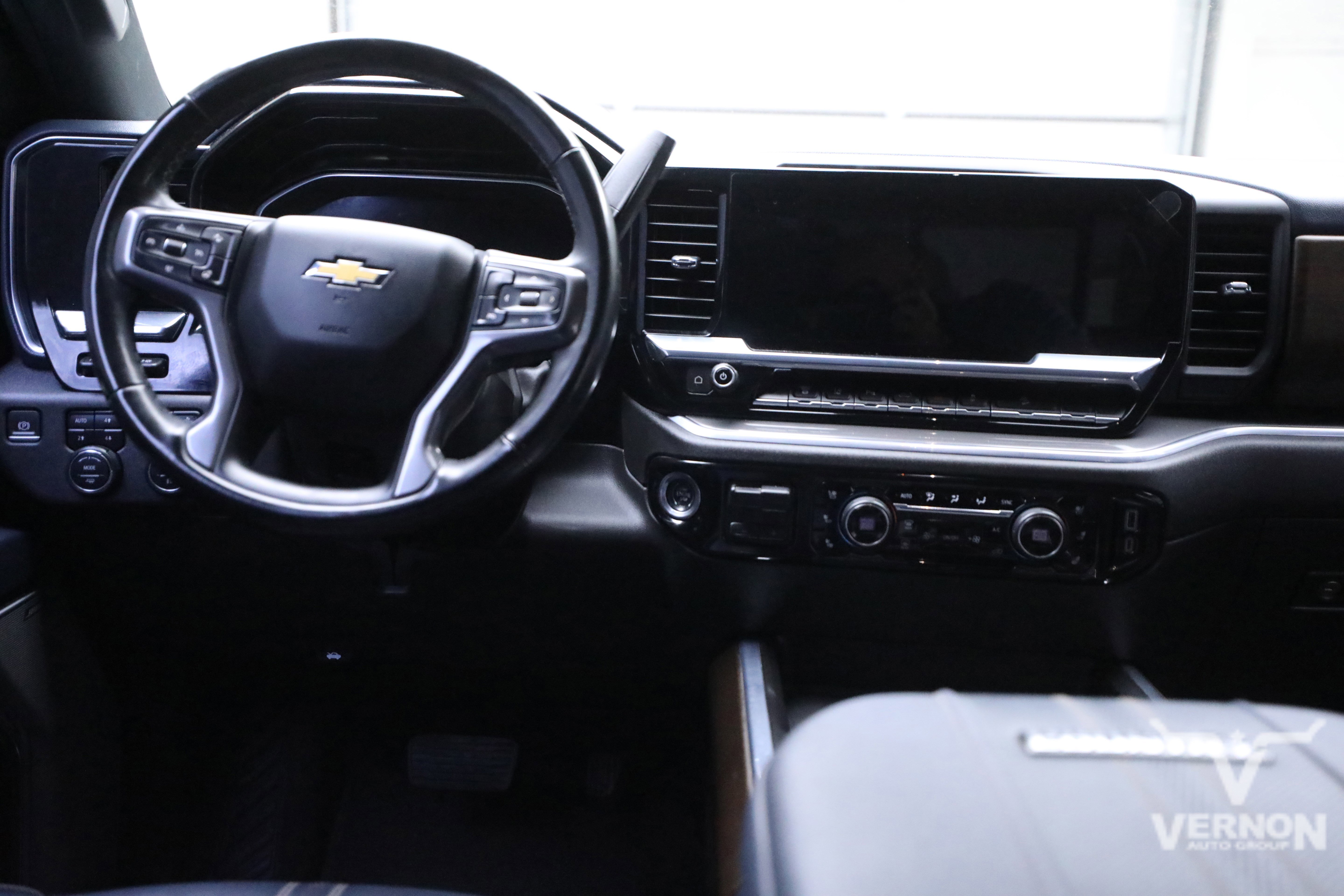 Used 2024 Chevrolet Silverado 3500 High Country w/ High Country Premium Package image 21