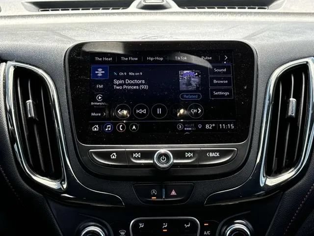 Used 2022 Chevrolet Equinox RS w/ Infotainment Package AWD/4WD image 18
