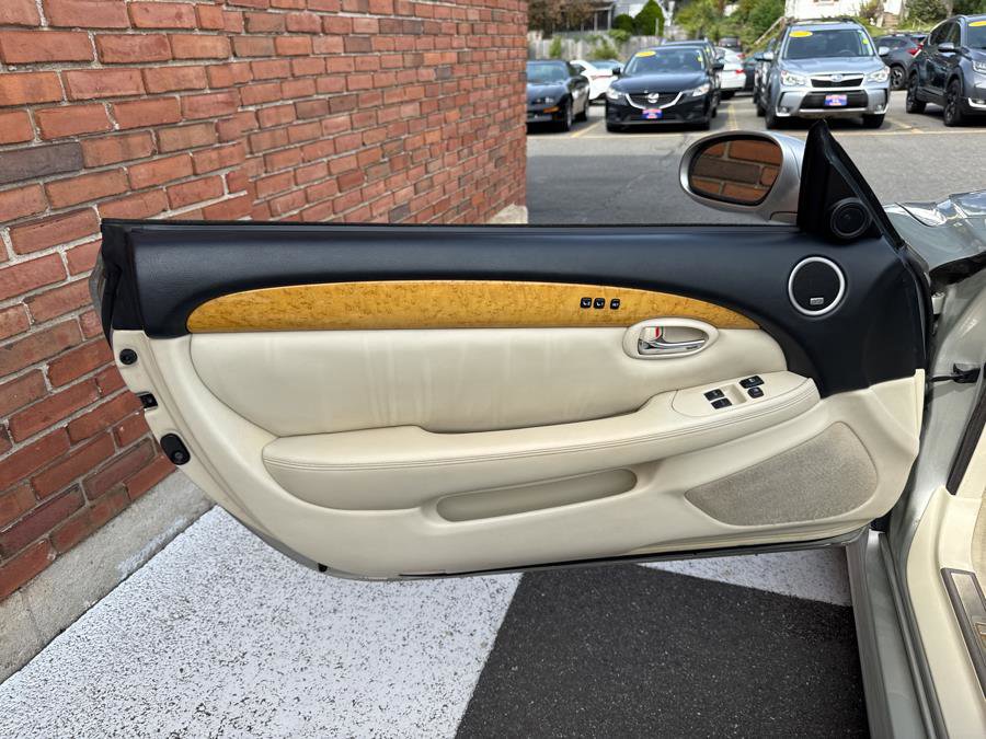 Used 2004 Lexus SC 430 Convertible image 29