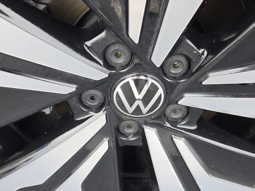 Used 2026 Volkswagen Atlas SE FWD image 13