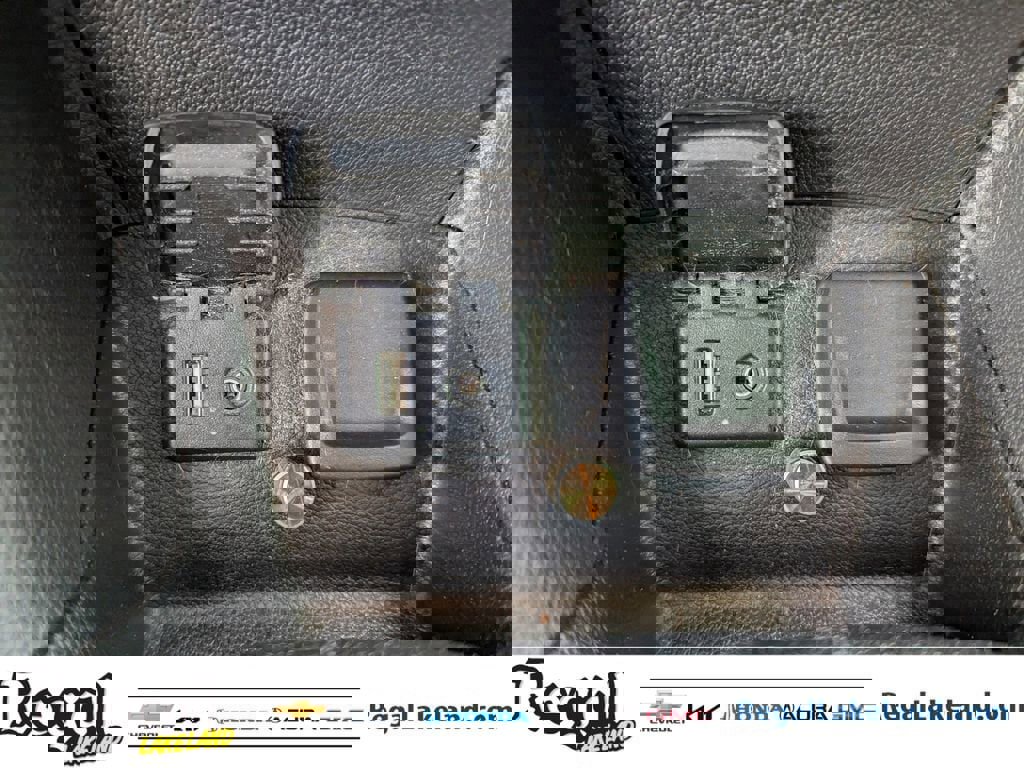 Used 2017 Chevrolet Cruze LT w/ Convenience Package image 22