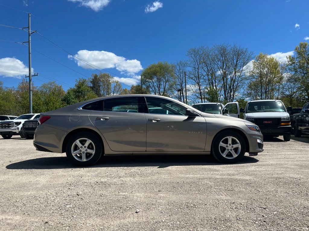 Used 2022 Chevrolet Malibu LT FWD image 4