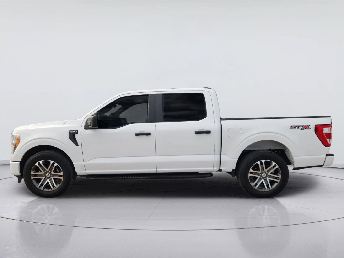 Used 2022 Ford F150 XL w/ STX Appearance Package RWD image 4