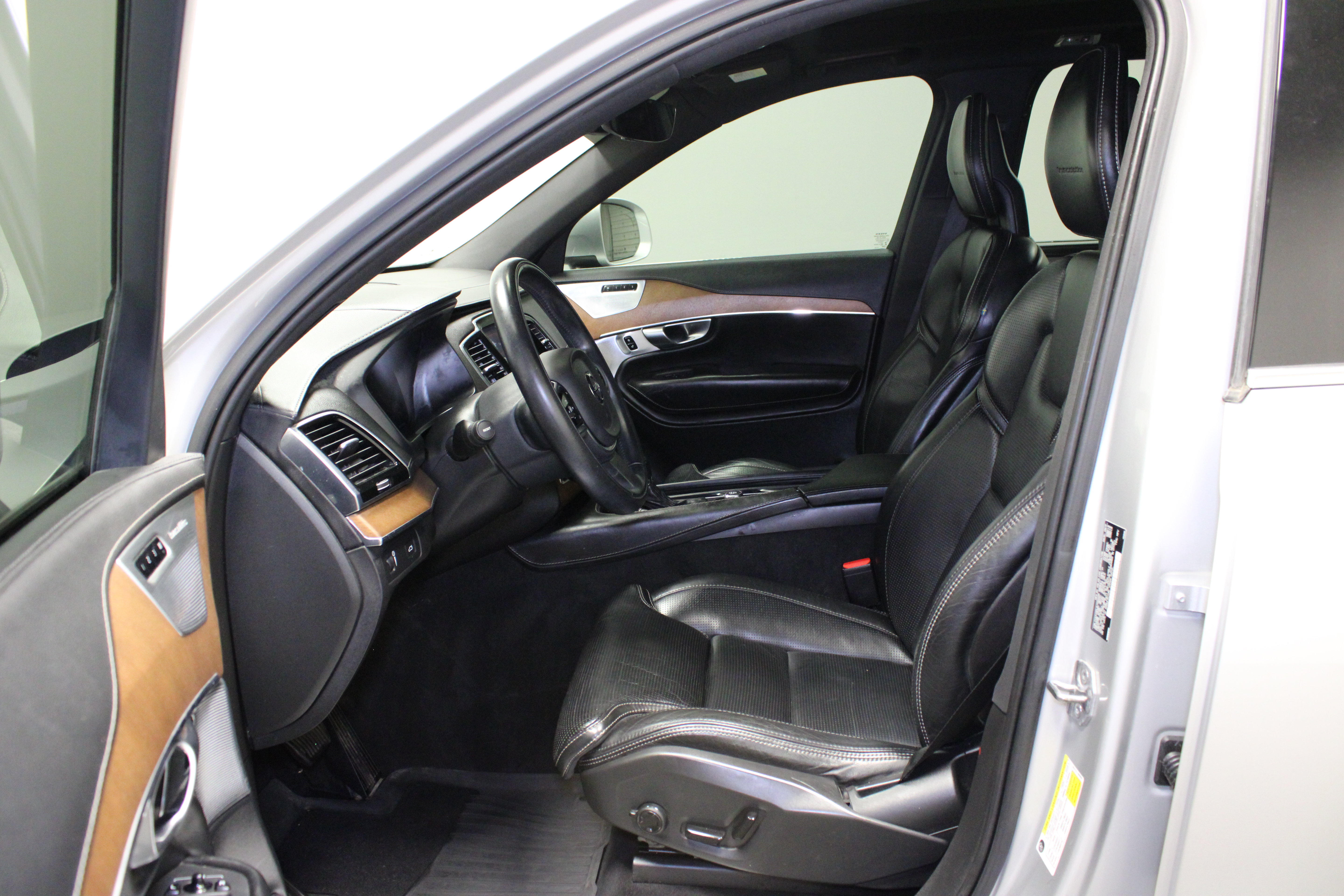 Used 2018 Volvo XC90 T6 Inscription w/ Convenience Package AWD/4WD image 20
