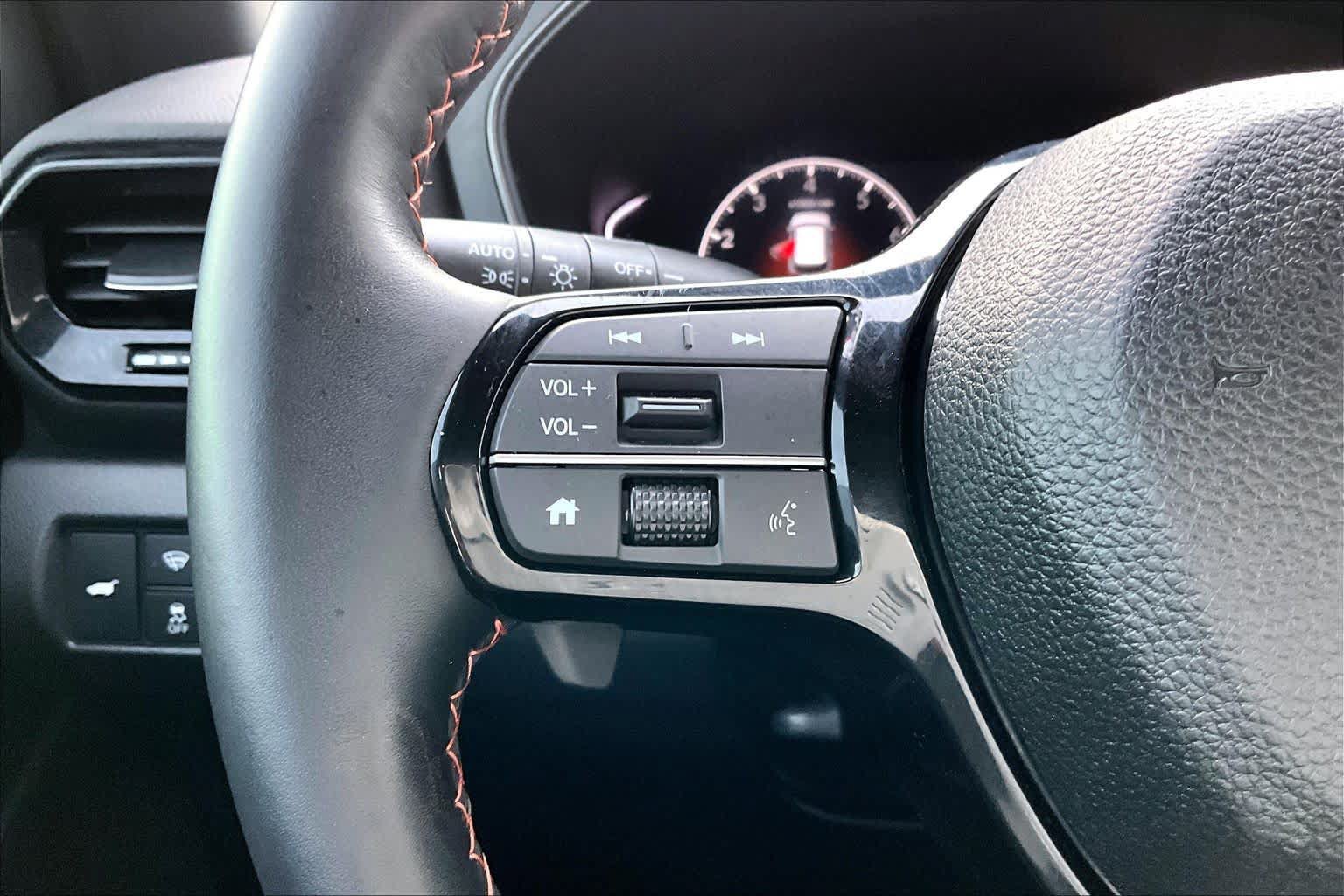 Used 2025 Honda Pilot TrailSport image 23