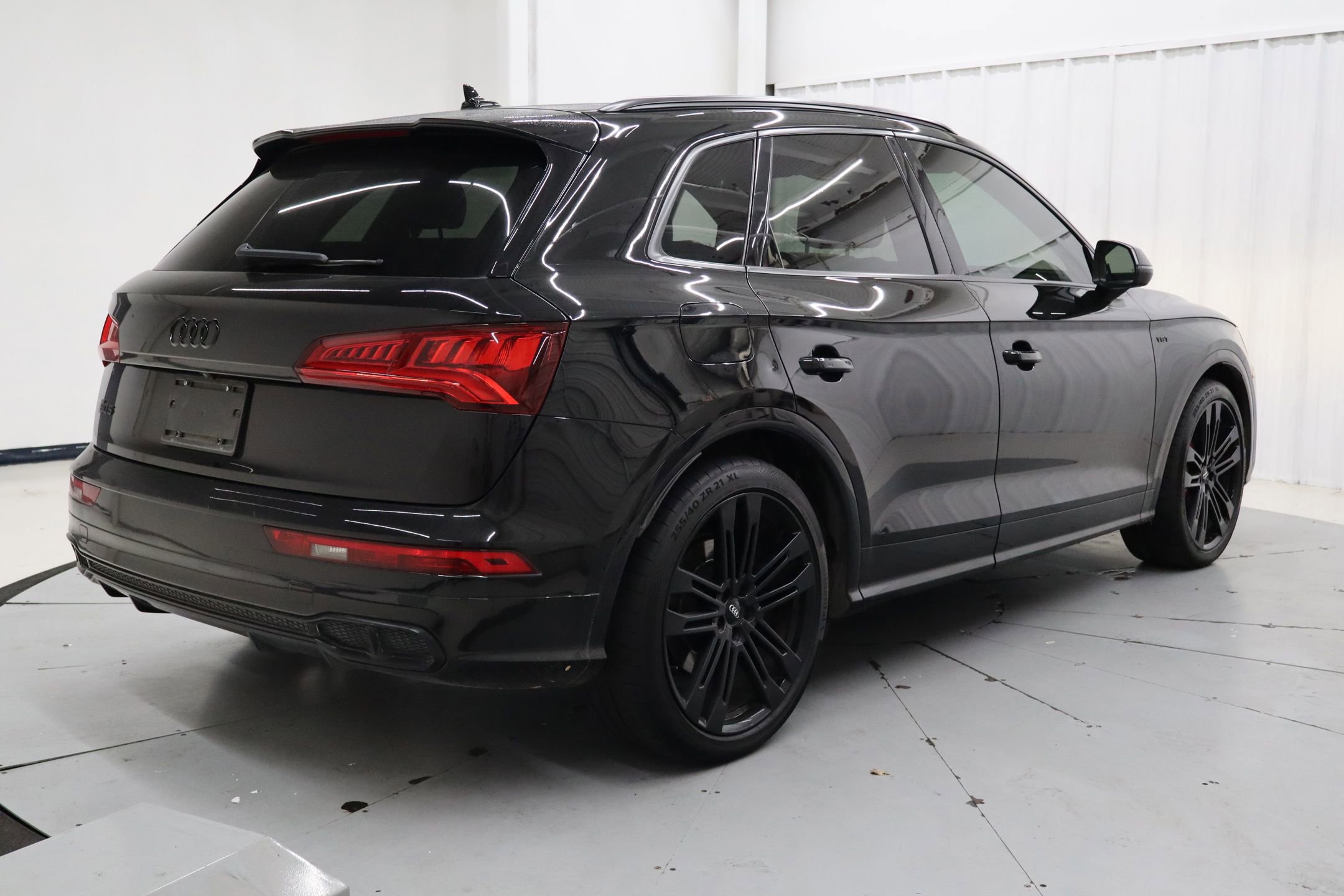 Used 2018 Audi SQ5 Prestige w/ Prestige Package image 4