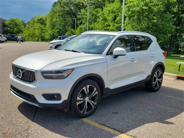Used 2019 Volvo XC40 T5 Inscription image 2