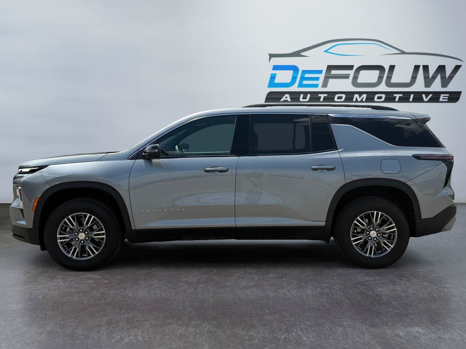 Used 2026 Chevrolet Traverse LT w/ LPO, Floor Liner Package FWD image 6
