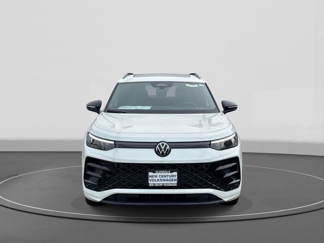 New 2026 Volkswagen Tiguan SE R-Line FWD image 2