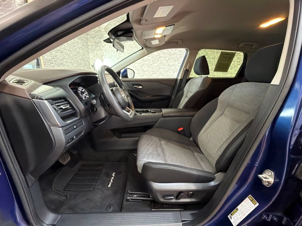 Used 2023 Nissan Rogue SV AWD/4WD image 24