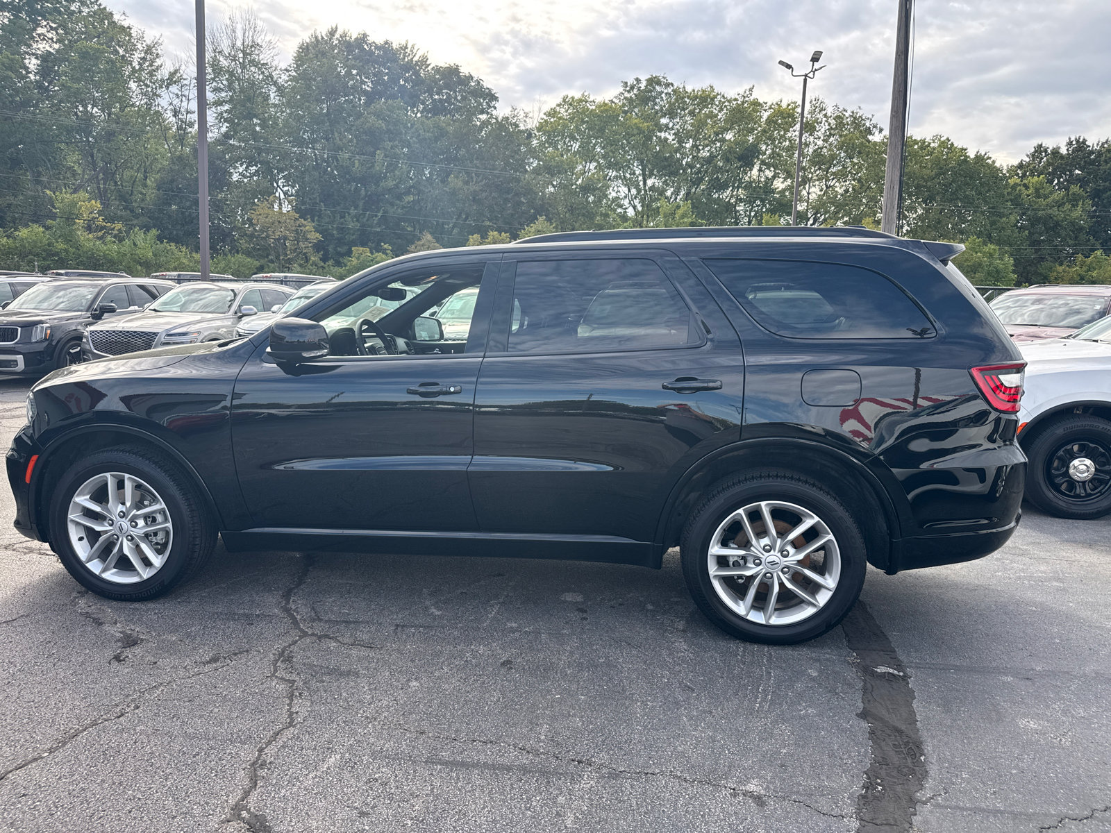 Used 2025 Dodge Durango GT AWD/4WD image 3