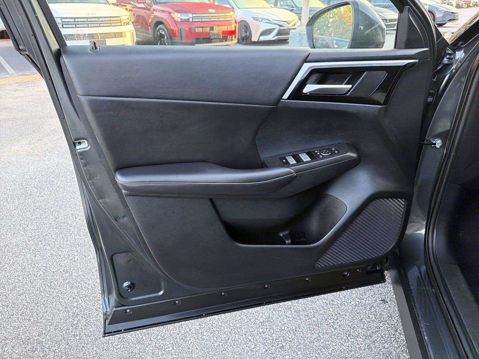 Used 2024 Mitsubishi Outlander SE AWD/4WD image 9