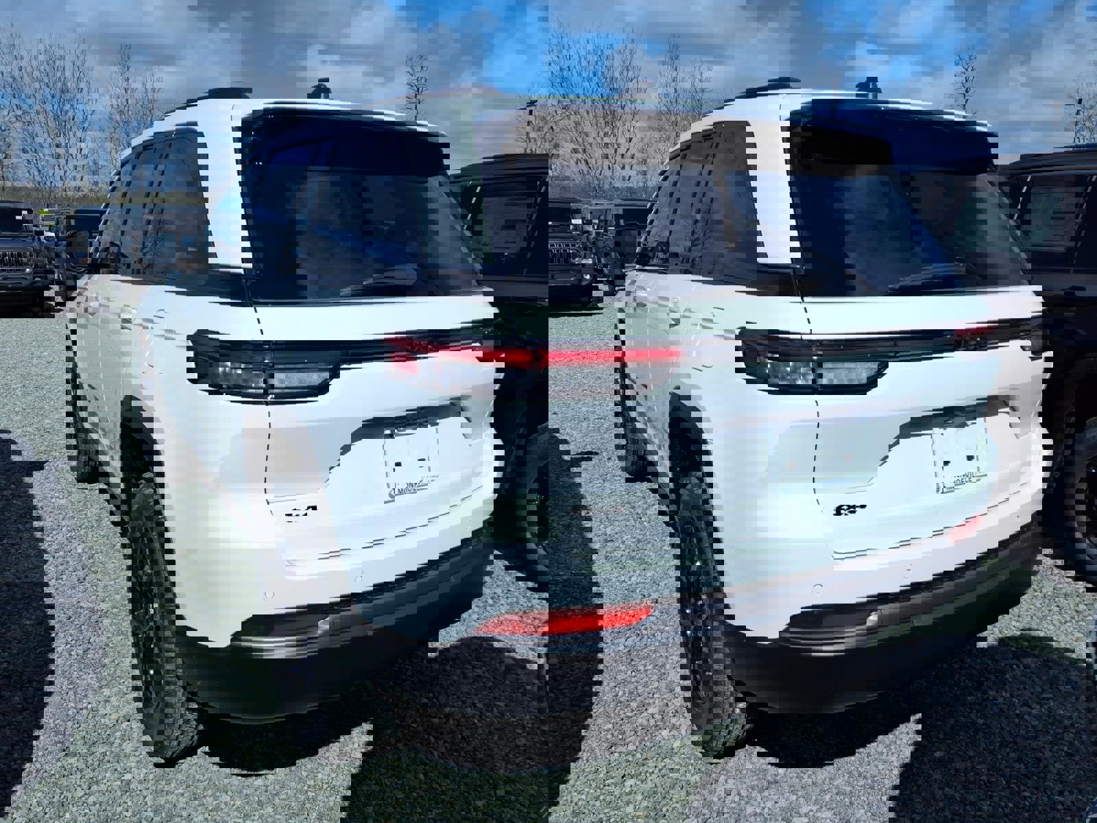 New 2026 Jeep Grand Cherokee Altitude image 2