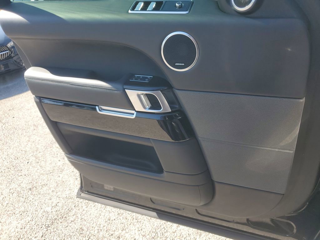 Used 2019 Land Rover Range Rover Sport HST image 23