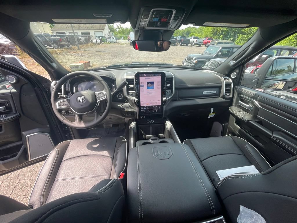 New 2026 RAM 2500 Laramie AWD/4WD image 3