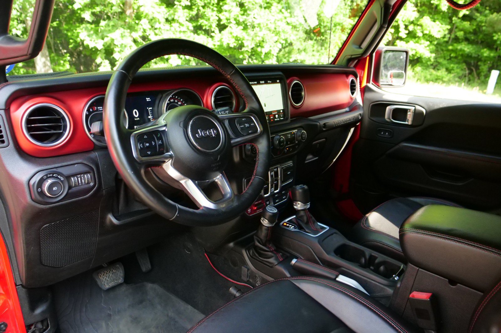 Used 2018 Jeep Wrangler Unlimited Rubicon AWD/4WD image 2