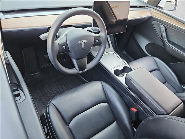 Used 2024 Tesla Model Y 2WD image 10