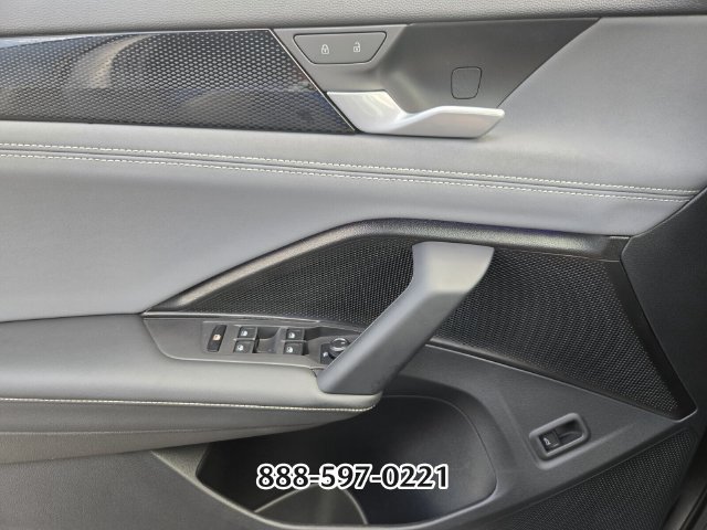 Used 2025 Volkswagen Tiguan SE R-Line AWD/4WD image 31