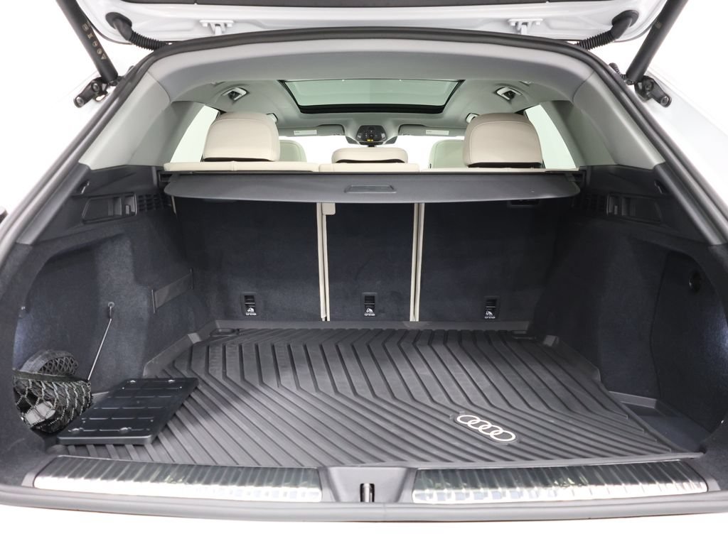 Used 2025 Audi Q5 Premium Plus w/ Premium Plus AWD/4WD image 28