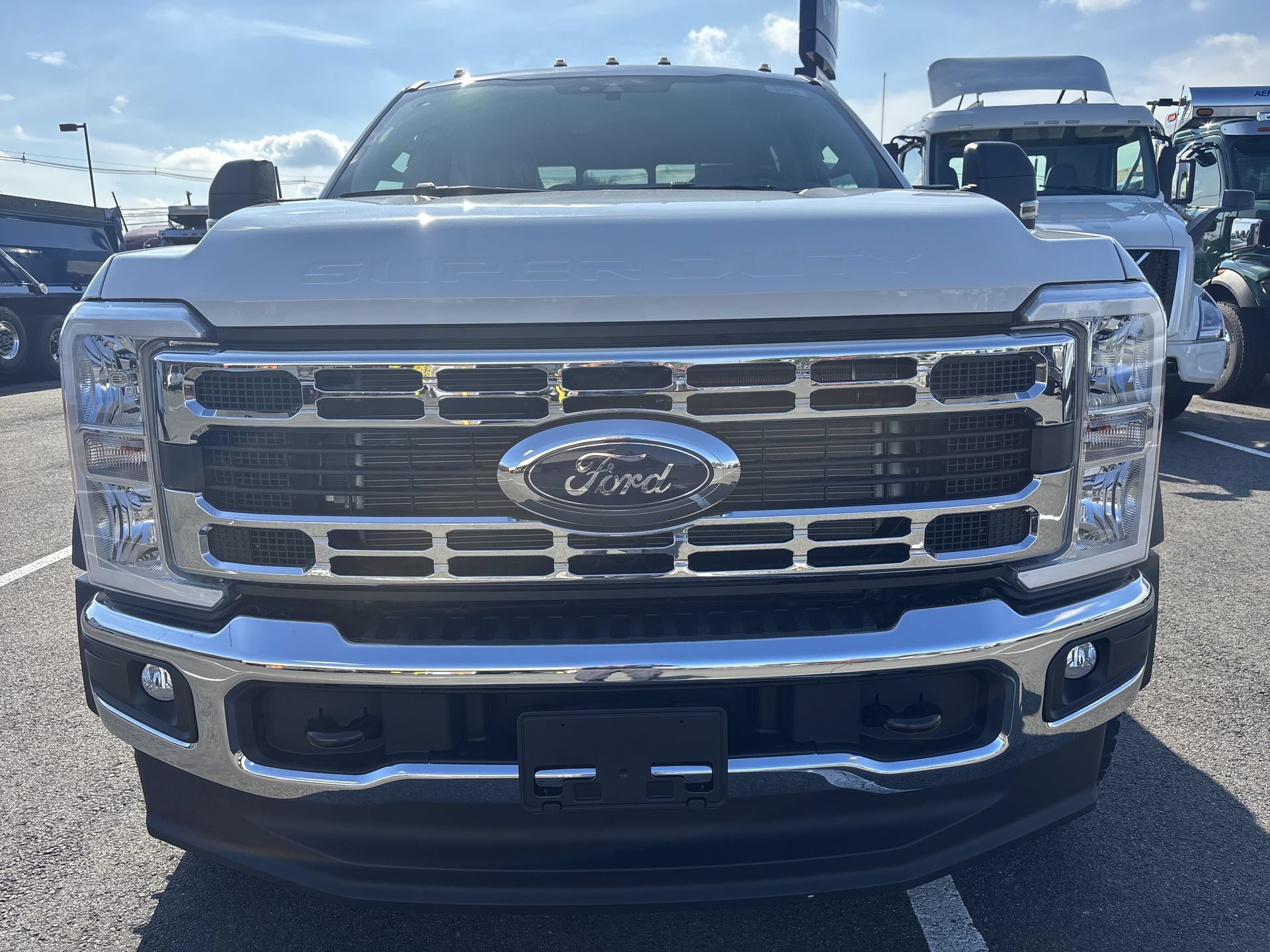 New 2026 Ford F550 4x4 Crew Cab image 17