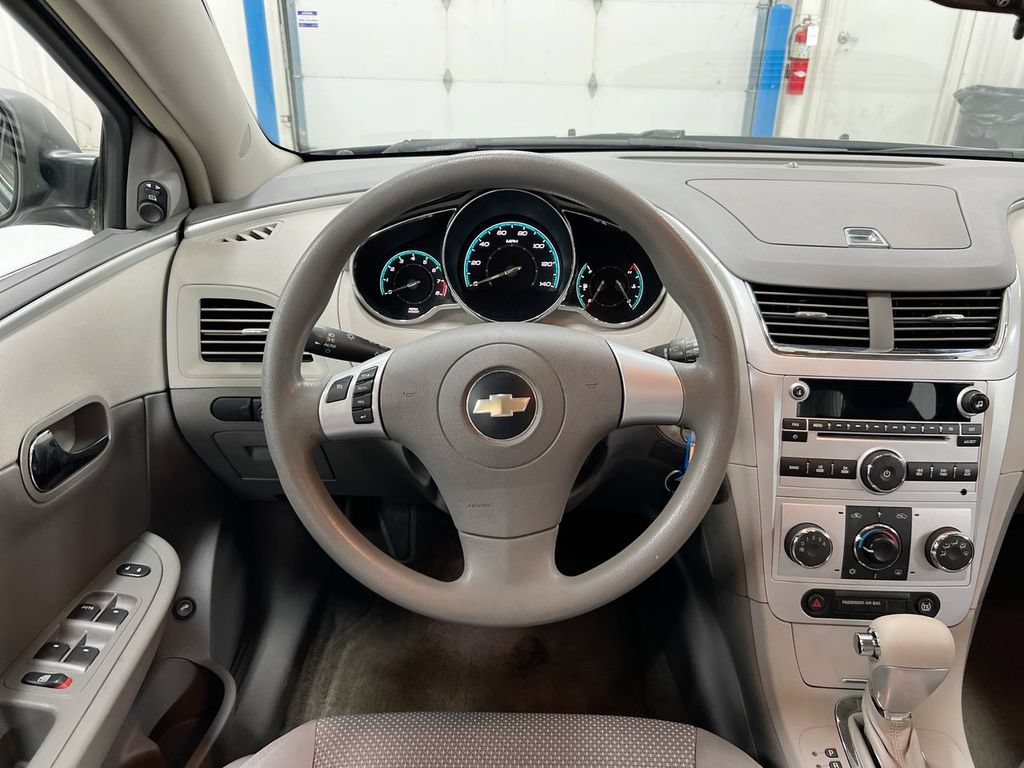 Used 2009 Chevrolet Malibu LS FWD image 11