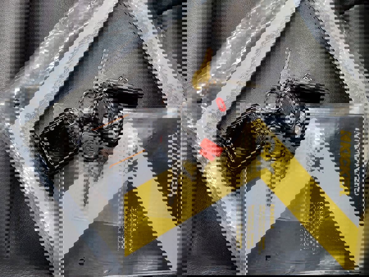 Used 2004 Chevrolet SSR w/ Preferred Equipment Group image 39