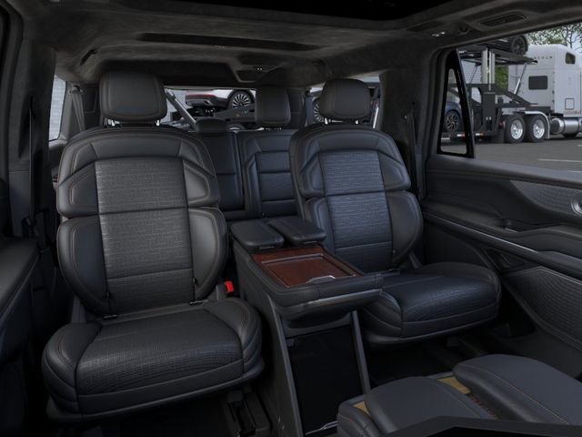 New 2026 Lincoln Navigator L Black Label AWD/4WD image 11