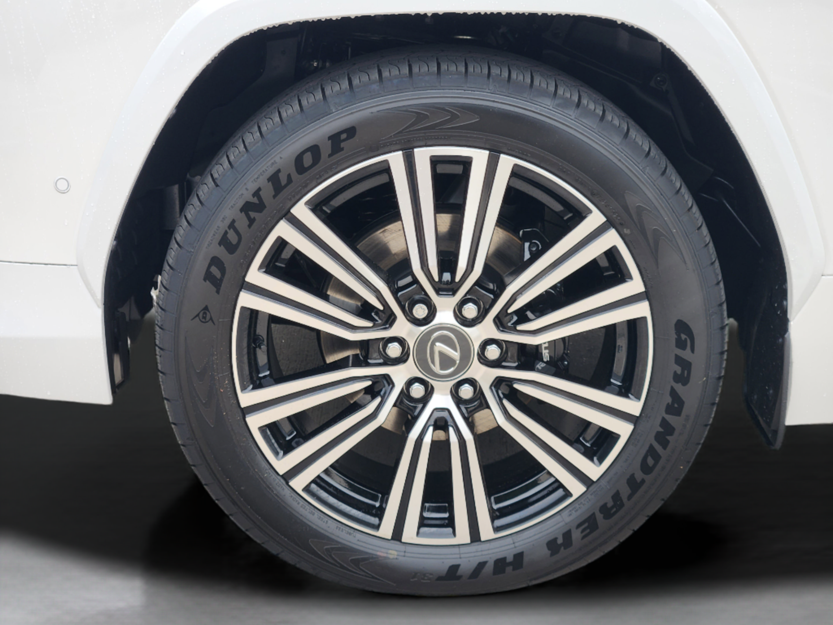 New 2026 Lexus LX 700h Luxury AWD/4WD image 26