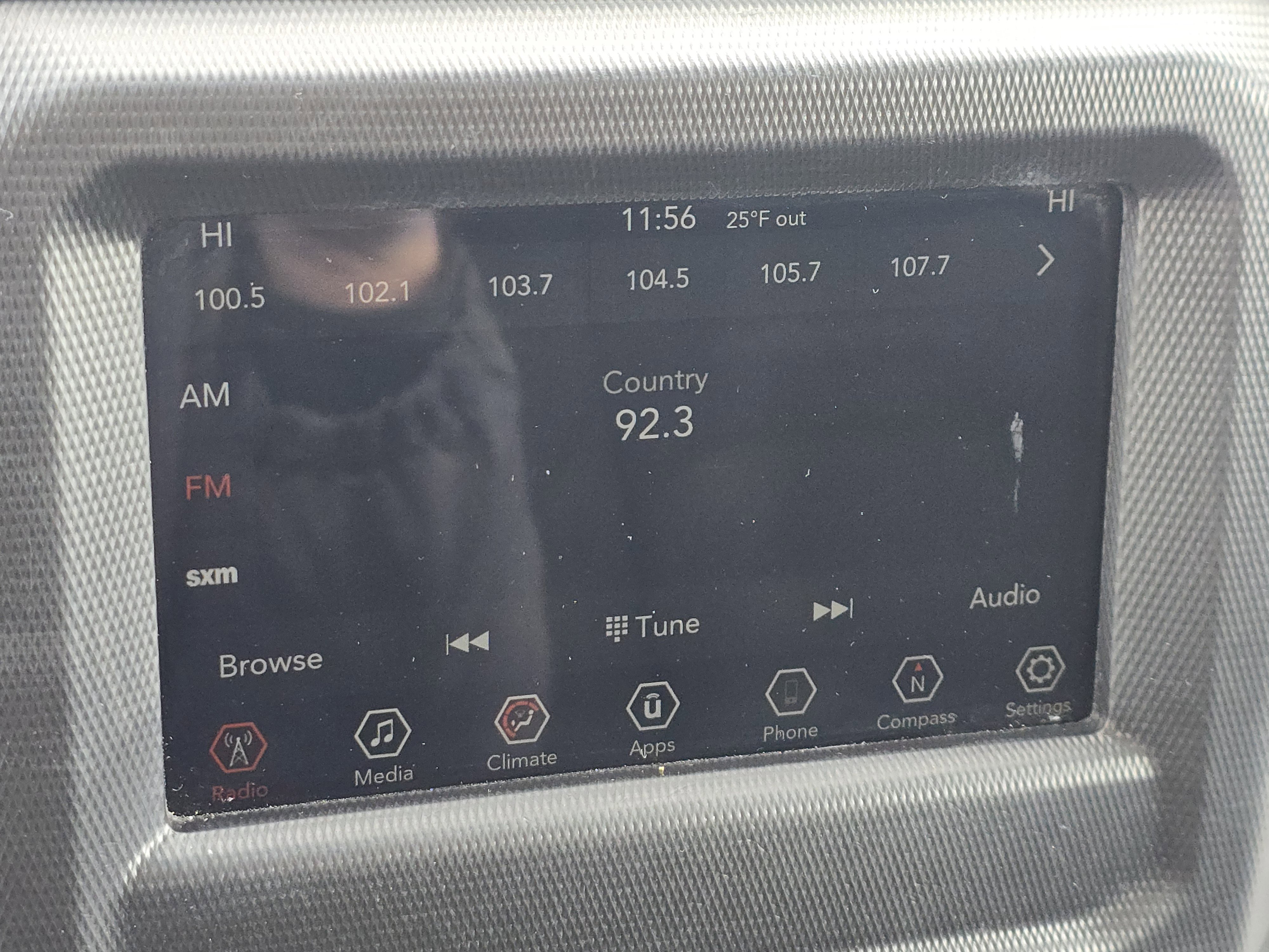 Used 2020 Jeep Wrangler Unlimited Sahara image 21