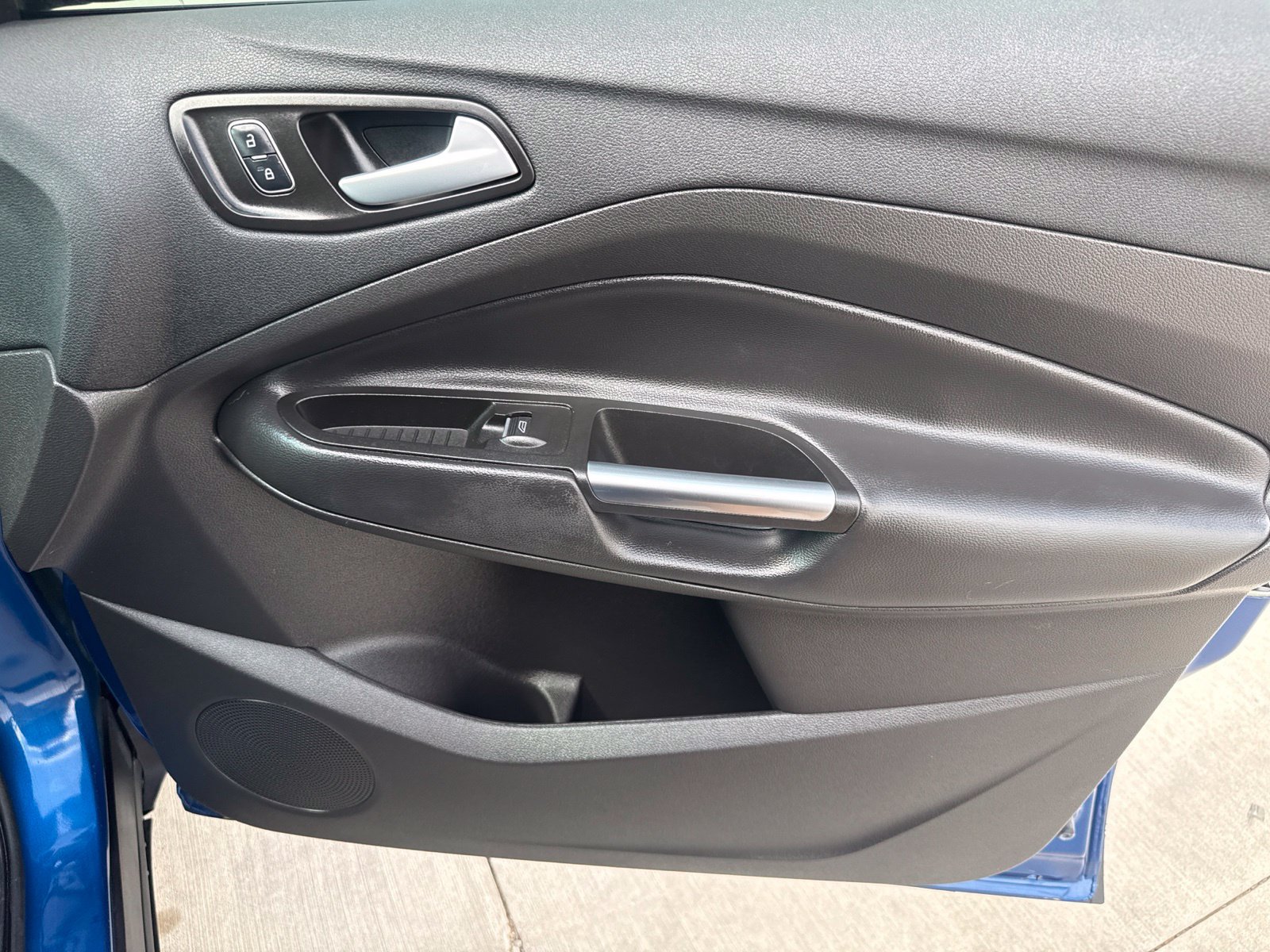 Used 2017 Ford Escape SE w/ Equipment Group 201A FWD image 27