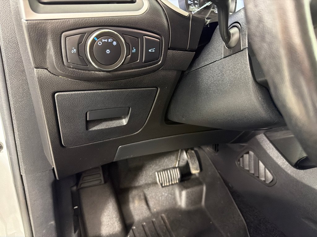 Used 2016 Ford Edge SEL w/ Equipment Group 201A FWD image 13