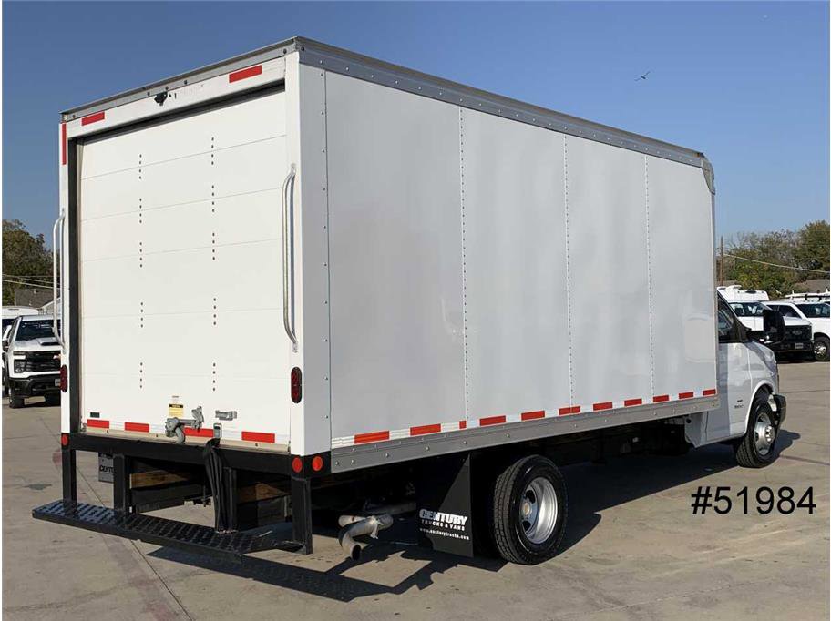 Used 2023 Chevrolet Express 4500 Extended w/ Power Convenience Package RWD image 2